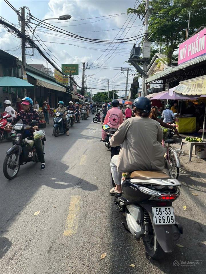 Bán nhà đẹp trịnh thị đối, gara ô tô trong nhà, giá nhỉnh 6 tỷ