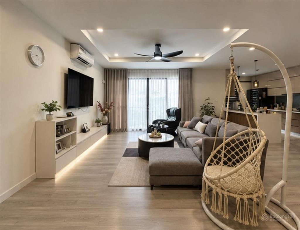 Cho thuê căn hộ 4pn dự án kosmo tây hồ  ngoại giao đoàn   em hướng 0336 426 ***