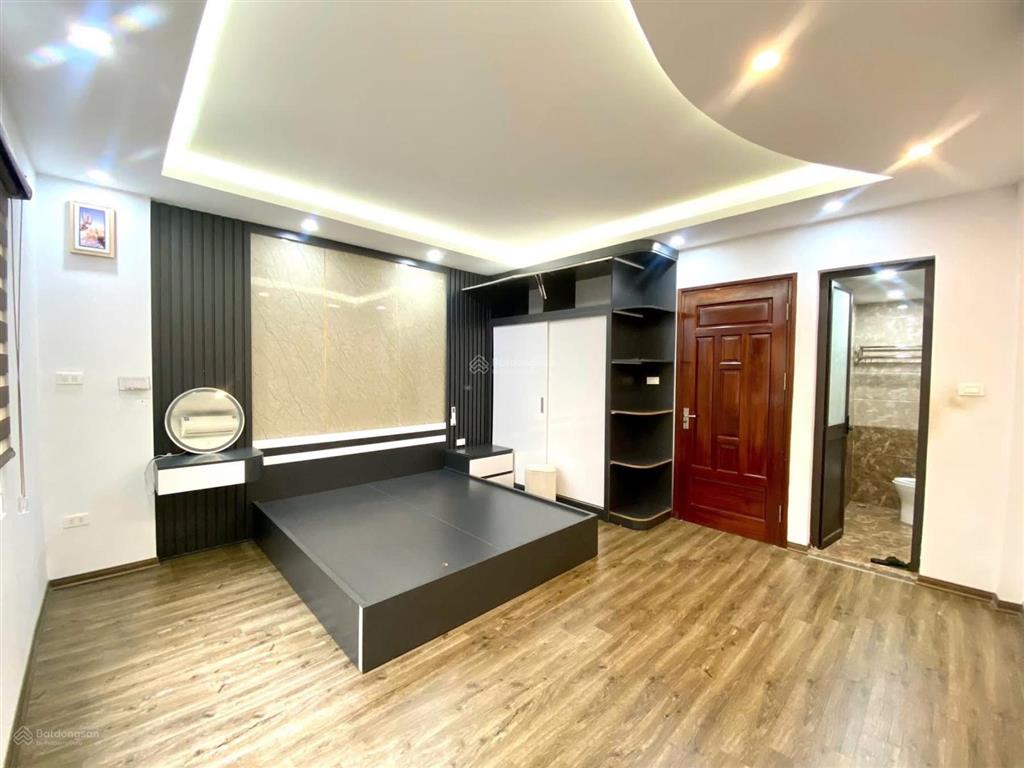 Cho thuê nhà 5 tầng ngõ 325 kim ngưu  hai bà trưng  gồm 4 phòng ngủ  phòng khách, bếp.