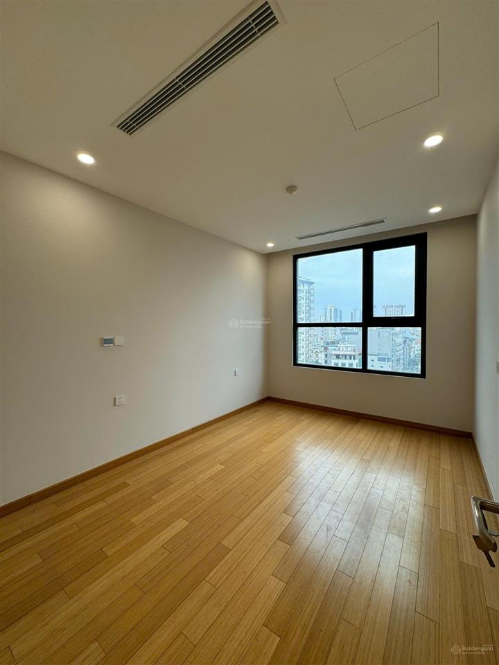 Bán chcc the zei 108m2  lê đức thọ căn góc 3 phòng ngủ  ban công đông nam.  0336 426 ***