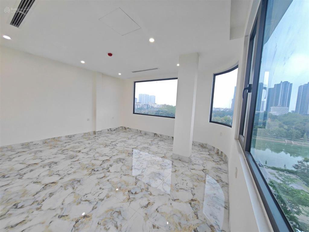 Bán nhà phân lô đường hoàng quốc việt, 50m2, 5 tầng, 2 mặt đường, 26,19 tỷ