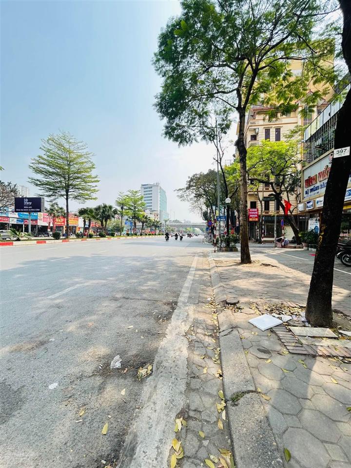 Bán nhà mặt đường hoàng quốc việt, 7 tầng thang máy, lô góc, vỉa hè siêu rộng, 19,6 tỷ