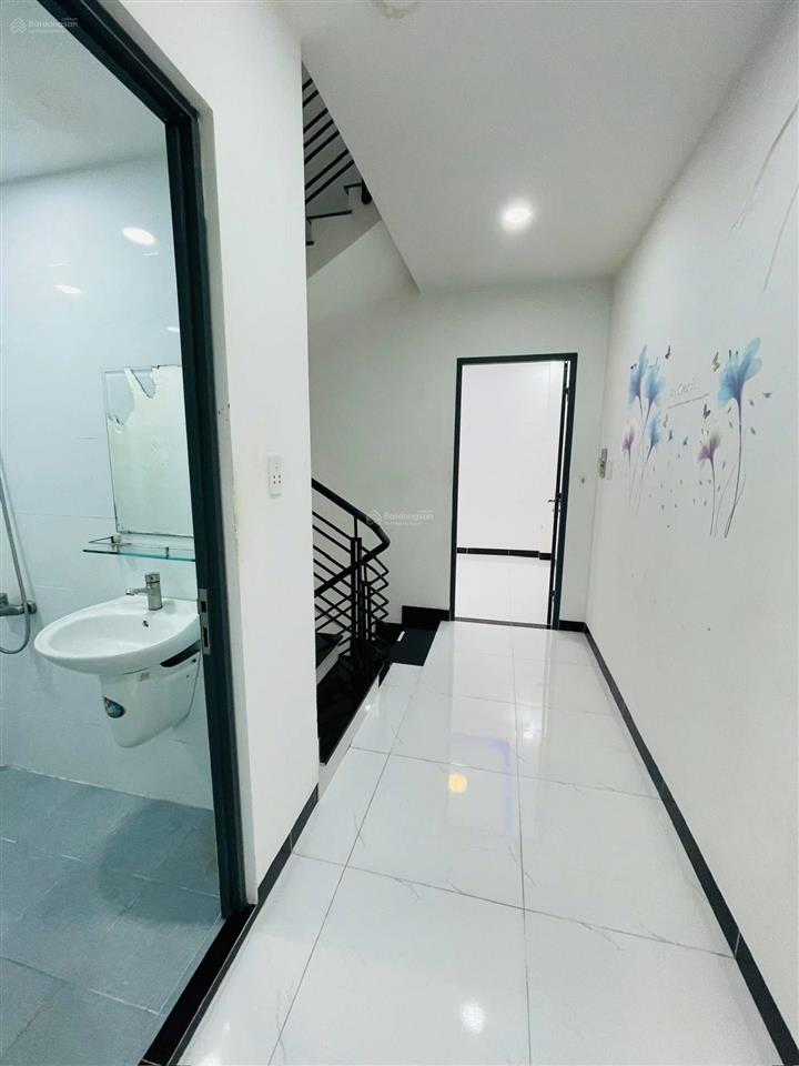 Rẻ nhất kv  chỉ 4,25 tỷ  bán nhà 3 tầng  hxh trường lưu gần chợ long trường  q9