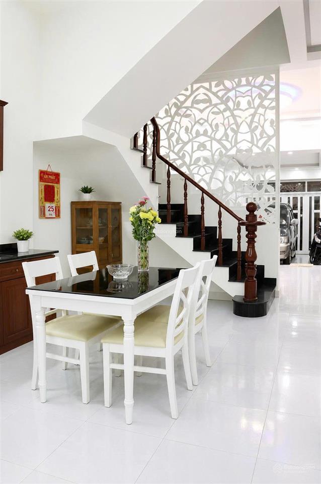 Bán nhà 2 tầng  65m²  hxh thông  gò cát  phú hữu  q9  chỉ 5,6 tỷ