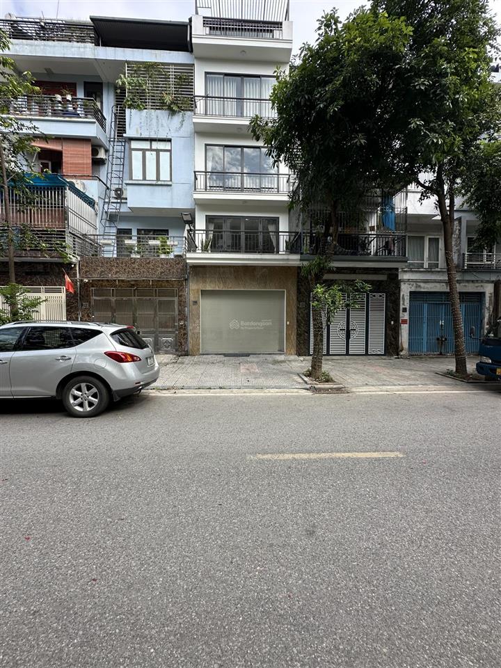 Cắt lỗ bán căn nhà 3 tầng tại phố lê lợi 60m2 mt5 tài chính lang quang 10tỷ.