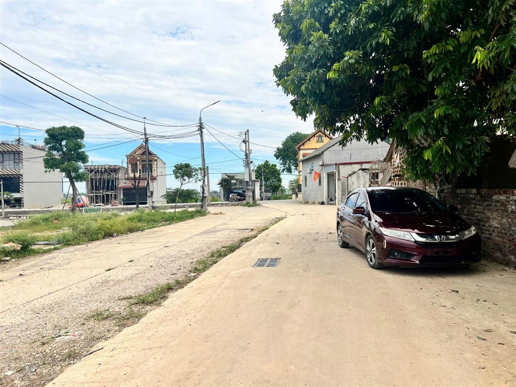 Bán nhà đất 115m2 khu đấu giá hữu văn chương mỹ hà nội đường trước đất 10m giá nhỉnh nhẹ 20tr/1m2