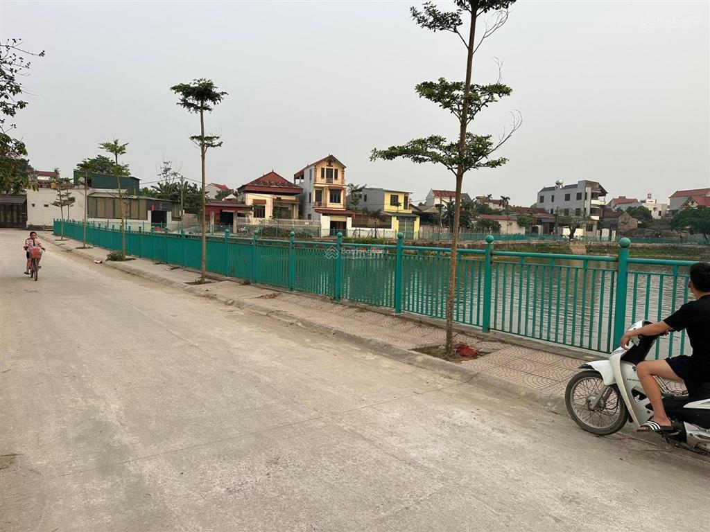 Chính chủ bán nhà đất 150m2 sát khu đấu giá hữu văn chương mỹ hà nội đường rộng 7m giá 2 tỷ.