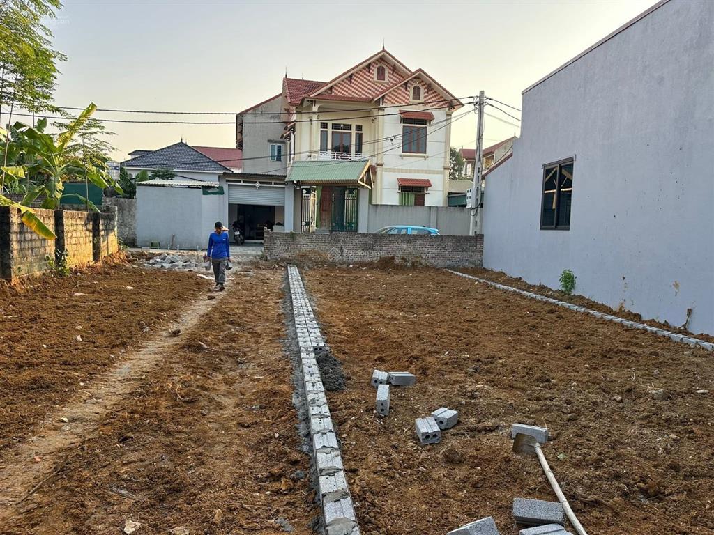 Chính chủ bán nhà đất 100m2, tại hữu văn, chương mỹ, hà nội, đường ô tô, giá hơn 10tr/1m2.