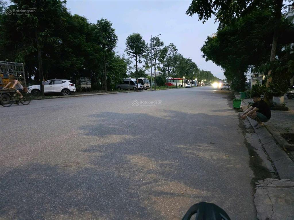 Bán nhà phú lương hà đông kinh doanh đỉnh, 90m2 xây 4 tầng  đường rộng 30m, giá tốt 21.5 tỷ.