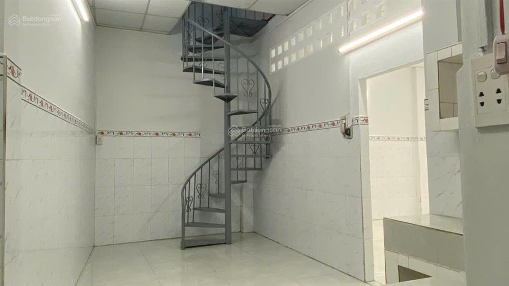 Chính chủ bán nhà hẻm 1 sẹc đoàn văn bơ q4 nở hậu l 7m, cách mặt tiền 15m