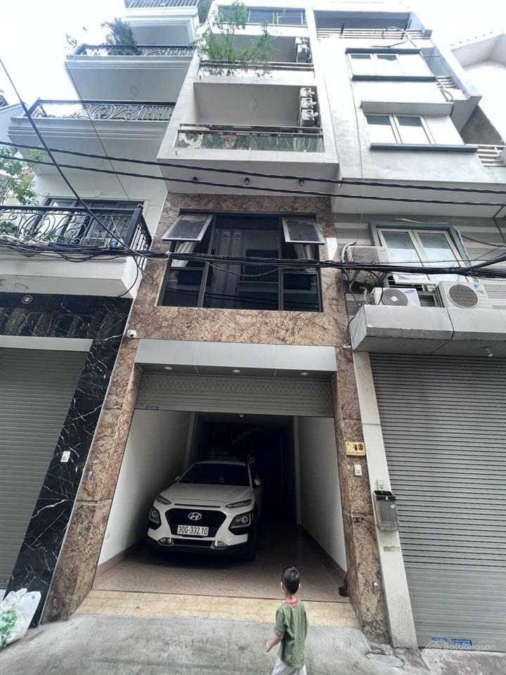 Cho thuê nhà nguyên căn phố nguyễn sơn  full nội thất  ô tô vào nhà  mặt ngõ ô tô tránh
