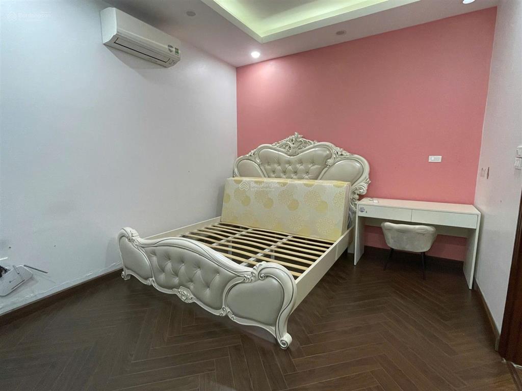 Cho thuê nhà mặt phố nguyễn văn cừ  6 tầng thang máy  full nội thất  vỉa hè  kinh doanh sầm uất