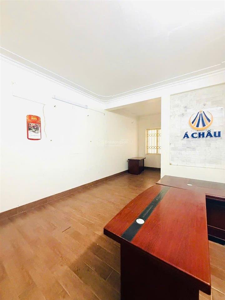 Cho thuê nhà nguyên căn mặt phố cổ linh  phân lô  vỉa hè  ô tô tránh  kinh doanh sầm uất.