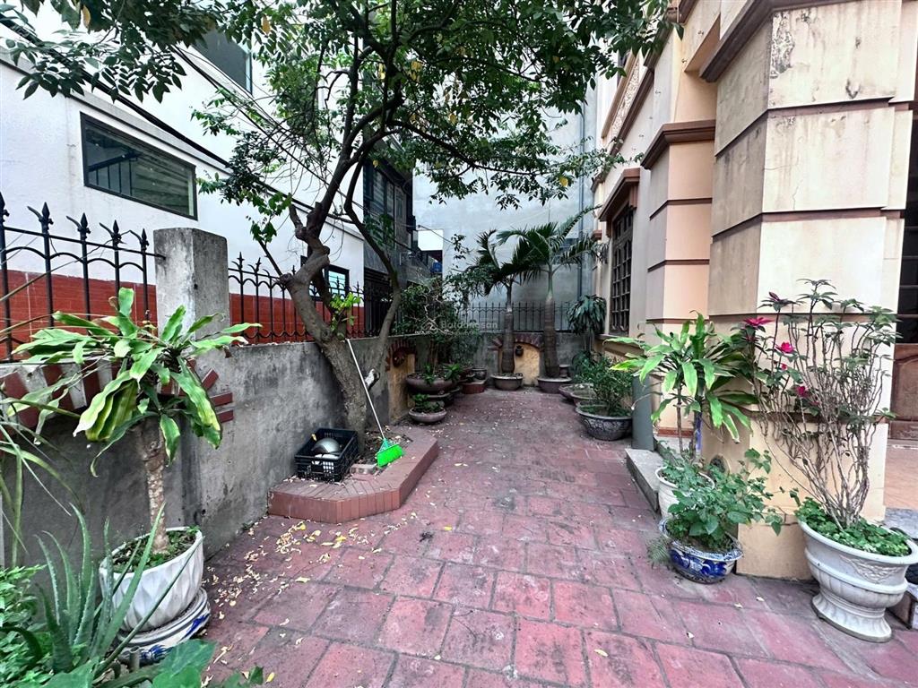 Cho thuê biệt thự nhà vườn rộng 150m2, 3 tầng tại thượng thanh, long biên