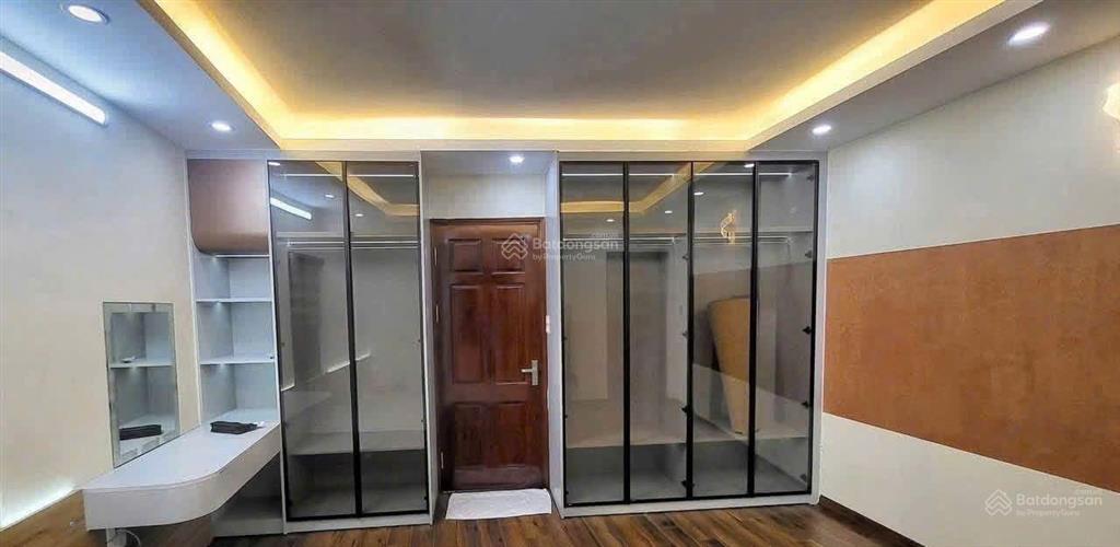 Cho thuê nhà nguyên căn thạch bàn  6 tầng  lô góc  ô tô vào nhà  full nội thất