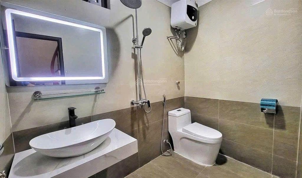 Cho thuê nhà nguyên căn thạch bàn  6 tầng  lô góc  ô tô vào nhà  full nội thất