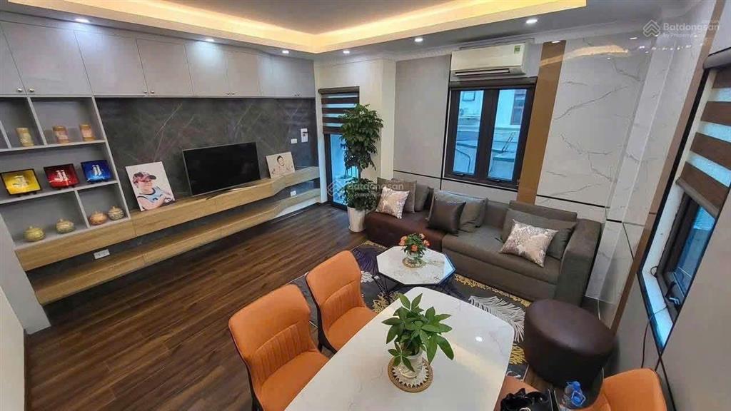 Cho thuê nhà nguyên căn thạch bàn  6 tầng  lô góc  ô tô vào nhà  full nội thất