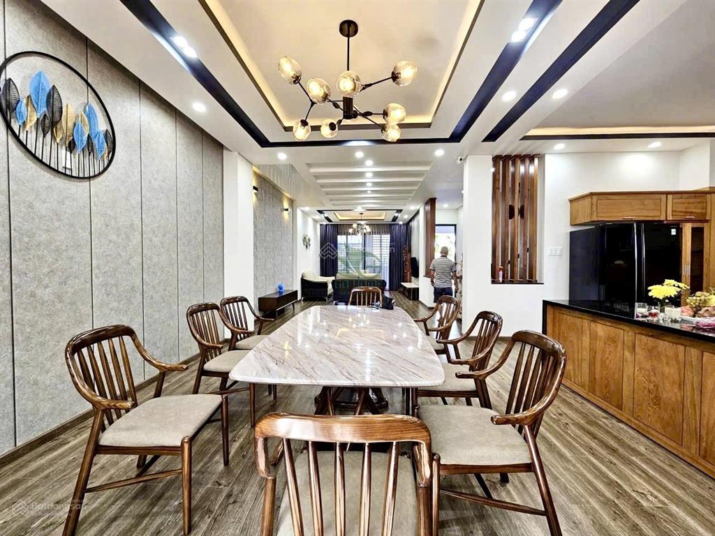 Cho thuê nhà 2 lô 3 tầng 4 phòng ngủ full nội thất khu hà quang 2 giá 35 triệu/tháng