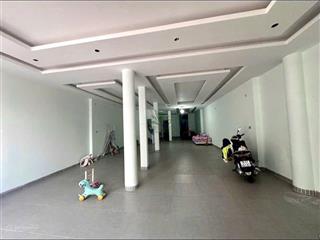 Cho thuê toà nhà 4 tầng có thang máy mặt tiền đông đúc trung tâm nha trang giá 85 triệu/tháng