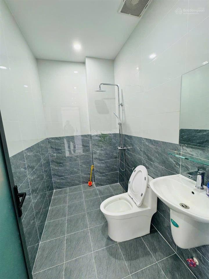 Cho thuê nhà 3 tầng 4 phòng ngủ khu đô thị mỹ gia gói 5 giá 24 triệu/tháng