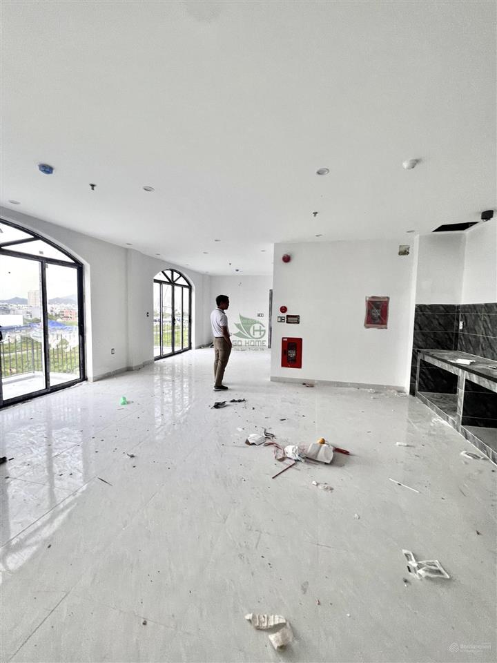 Cho thuê nhà ở kinh doanh 5 tầng 800m2 có pccc ngay lô góc khu vcn phước long giá 70 triệu/tháng