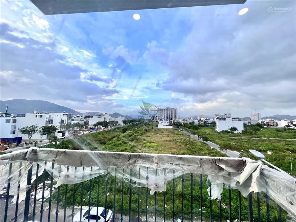 Cho thuê nhà ở kinh doanh 5 tầng 800m2 có pccc ngay lô góc khu vcn phước long giá 70 triệu/tháng