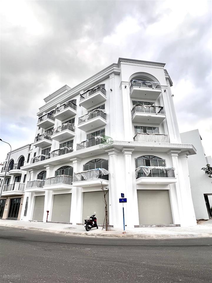 Cho thuê nhà ở kinh doanh 5 tầng 800m2 có pccc ngay lô góc khu vcn phước long giá 70 triệu/tháng