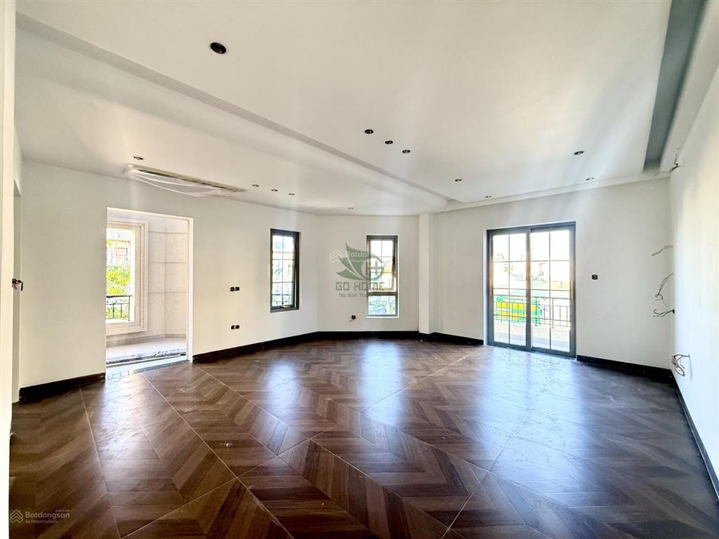 **cho thuê villa góc 3 tầng mới xây siêu đẹp khu hà quang 2 giá 50 triệu/tháng**