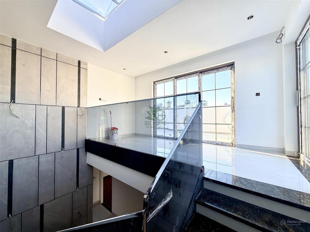 **cho thuê villa góc 3 tầng mới xây siêu đẹp khu hà quang 2 giá 50 triệu/tháng**