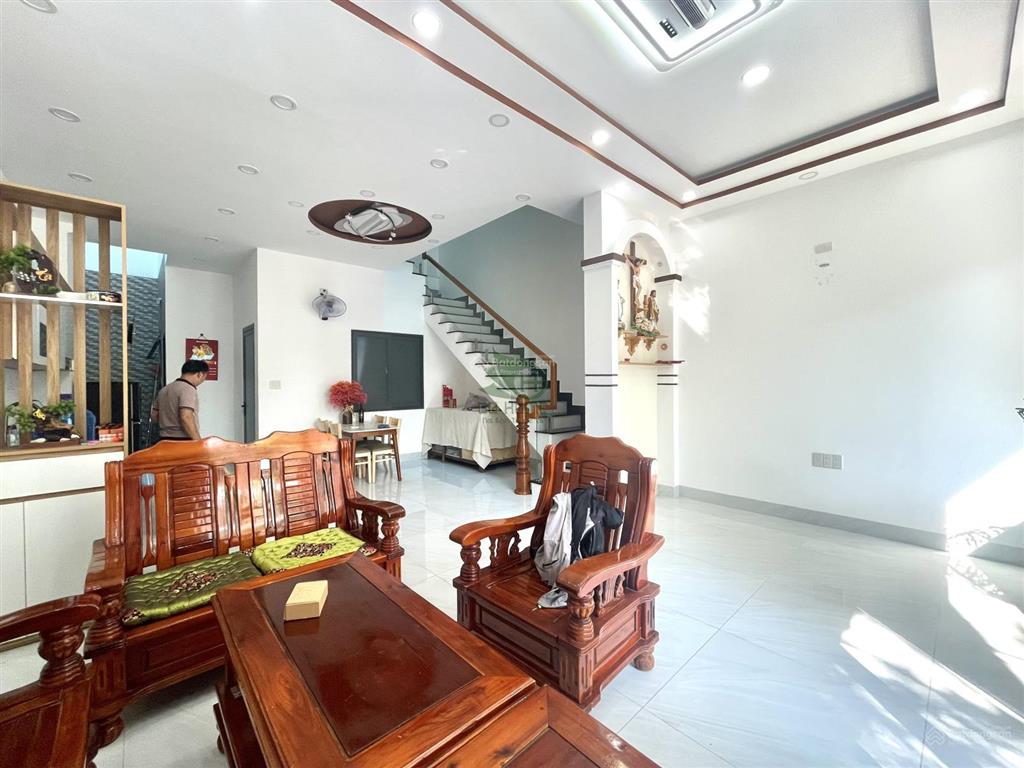 Cho thuê nhà nguyên căn 4 tầng khu đô thị bắc nha trang  giá 15 triệu/tháng