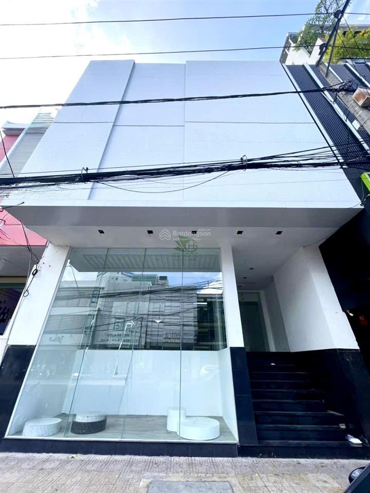 Cho thuê tòa nhà 900m mặt tiền đường lớn trung tâm thành phố 180 triệu/tháng