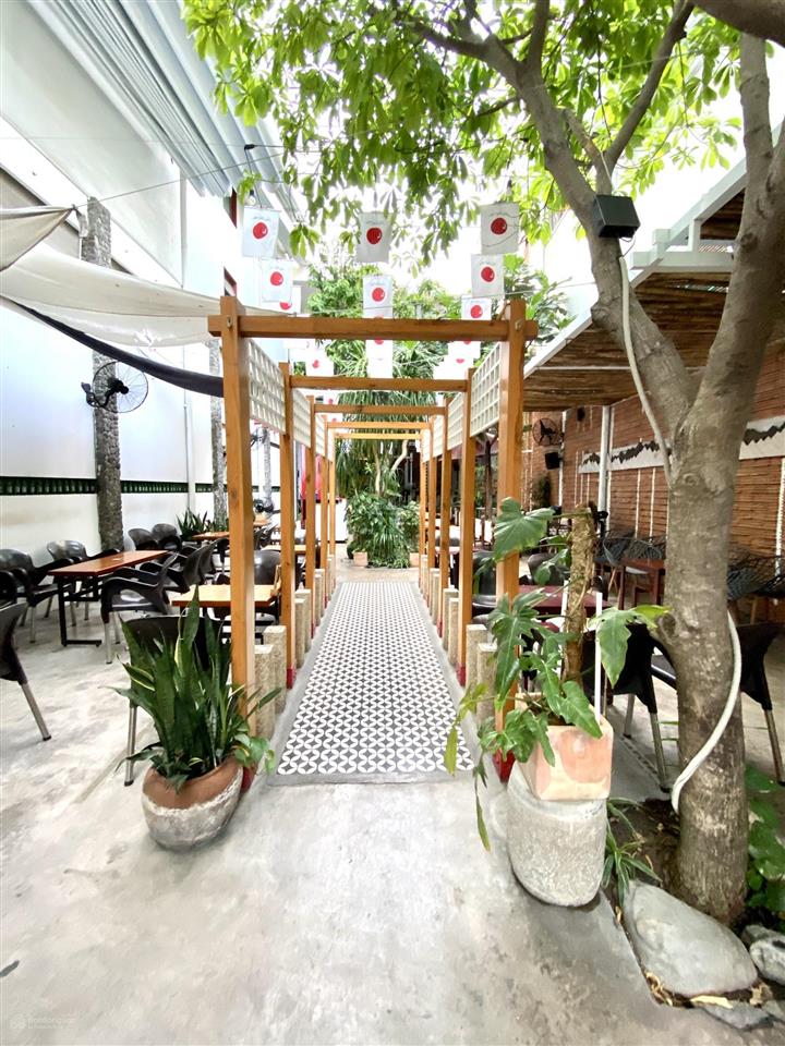 Cho thuê mặt bằng sân vườn mặt tiền 8.5m giá khu trung tâm nha trang 70 triệu/tháng