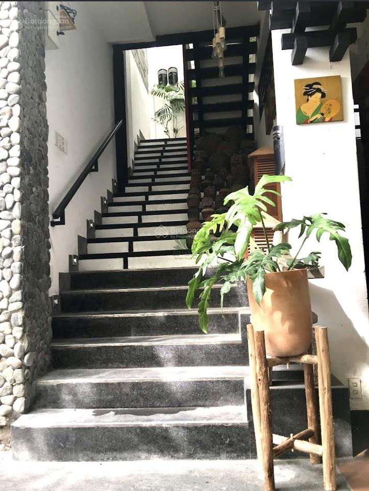 Cho thuê mặt bằng sân vườn mặt tiền 8.5m giá khu trung tâm nha trang 70 triệu/tháng