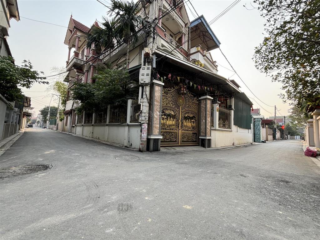 Chính chủ gửi bán 100m full thổ, đường thông, 7 chỗ chạy vòng quanh