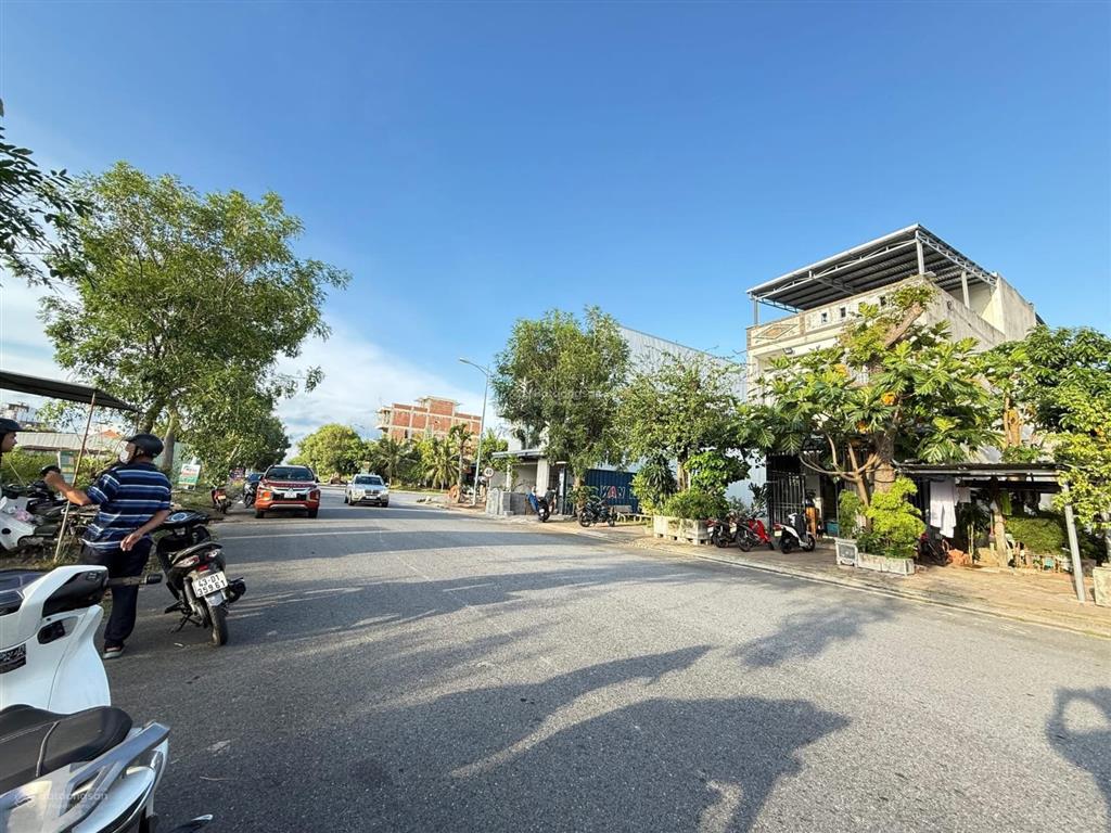 Bán lô đất khu đô thị 1b sát trường đại học fpt