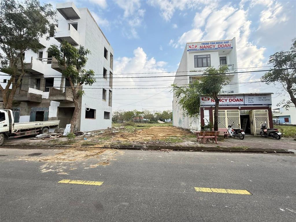 Bán lô đất sát hồ sinh thái đối diện trường đại học phan châu trinh