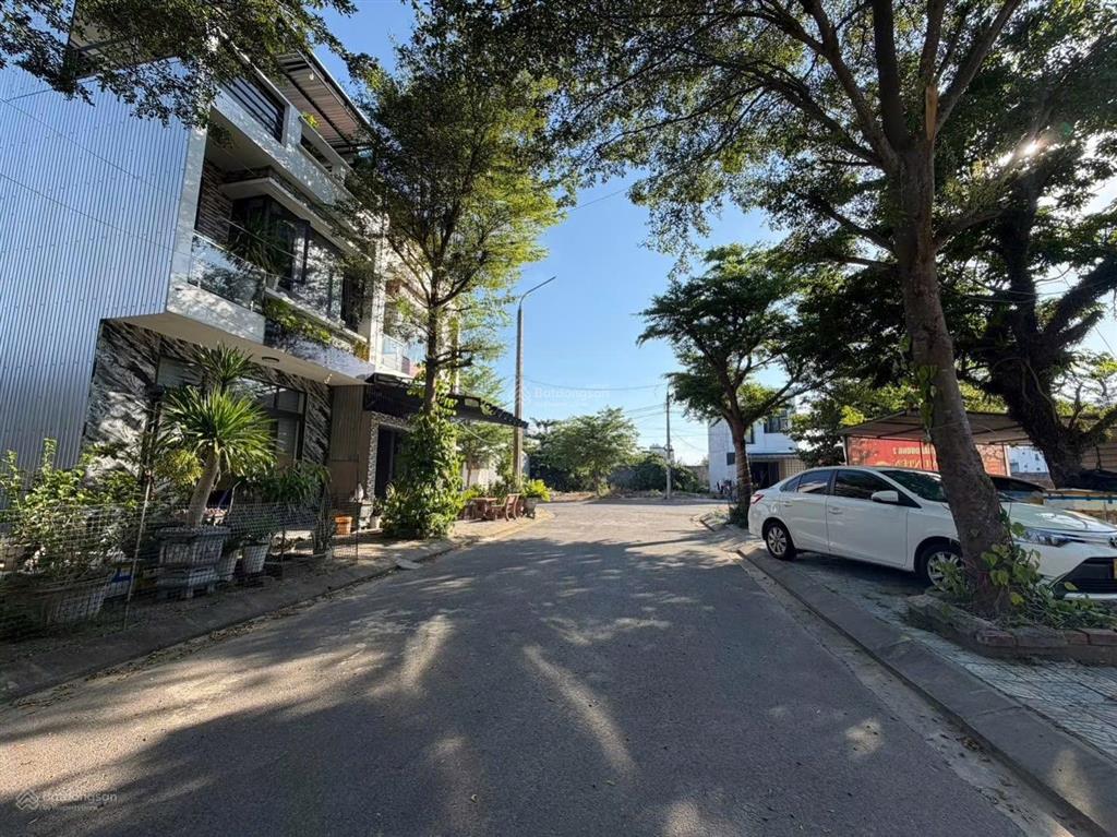 Đất sát cạnh đại học fpt giá chỉ hơn 2 tỷ