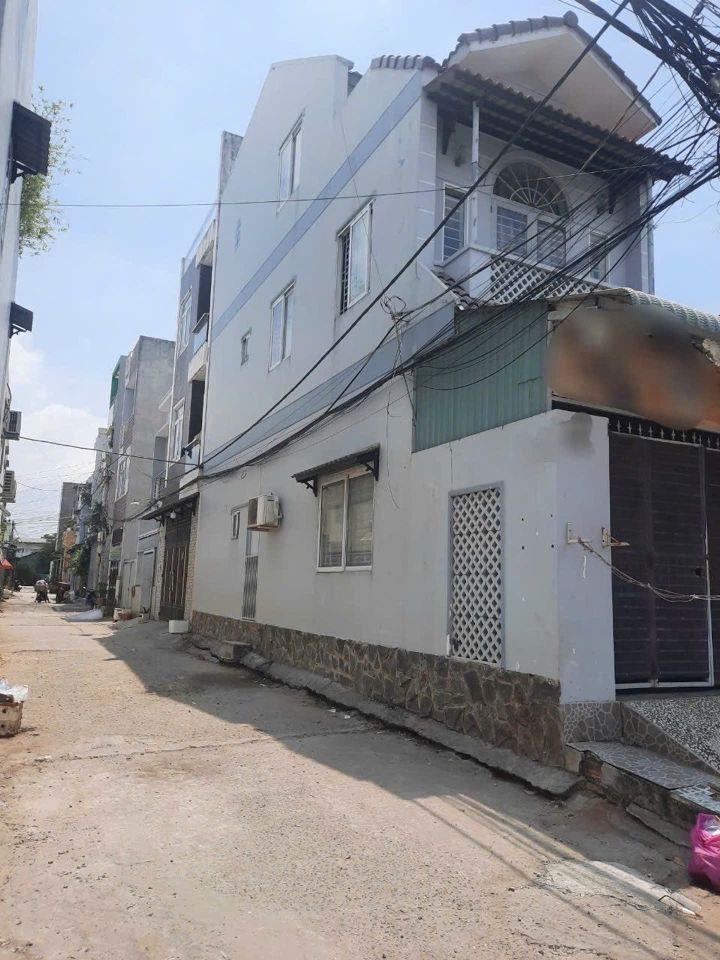 Bán nhà gần Quốc lộ 50, 3 tầng,Bình Chánh, hẻm xe hơi, 4.5 x 12, 5.x tỷ