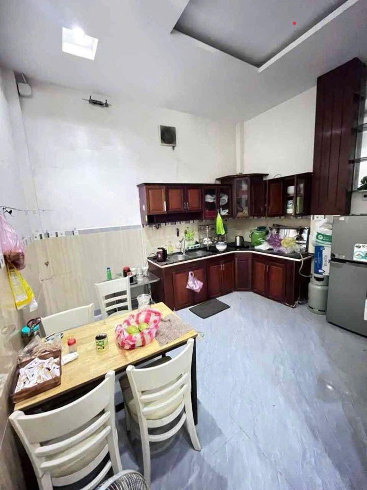 Bán nhà Bình Chánh, 4 x 11.5, gần Khu dân cư Phong Phú, 3 tầng, 4.x Tỷ.