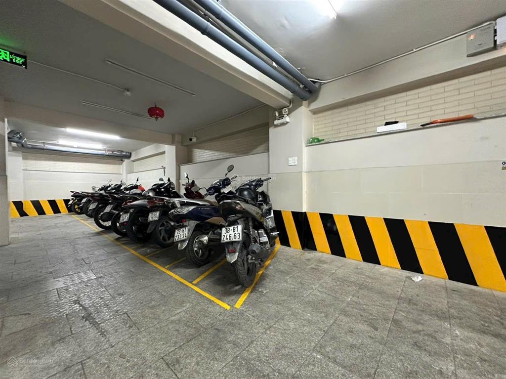 Toà nhà 514 lạc long quân 167m2 (8x21)m hầm 7 lầu  thang máy