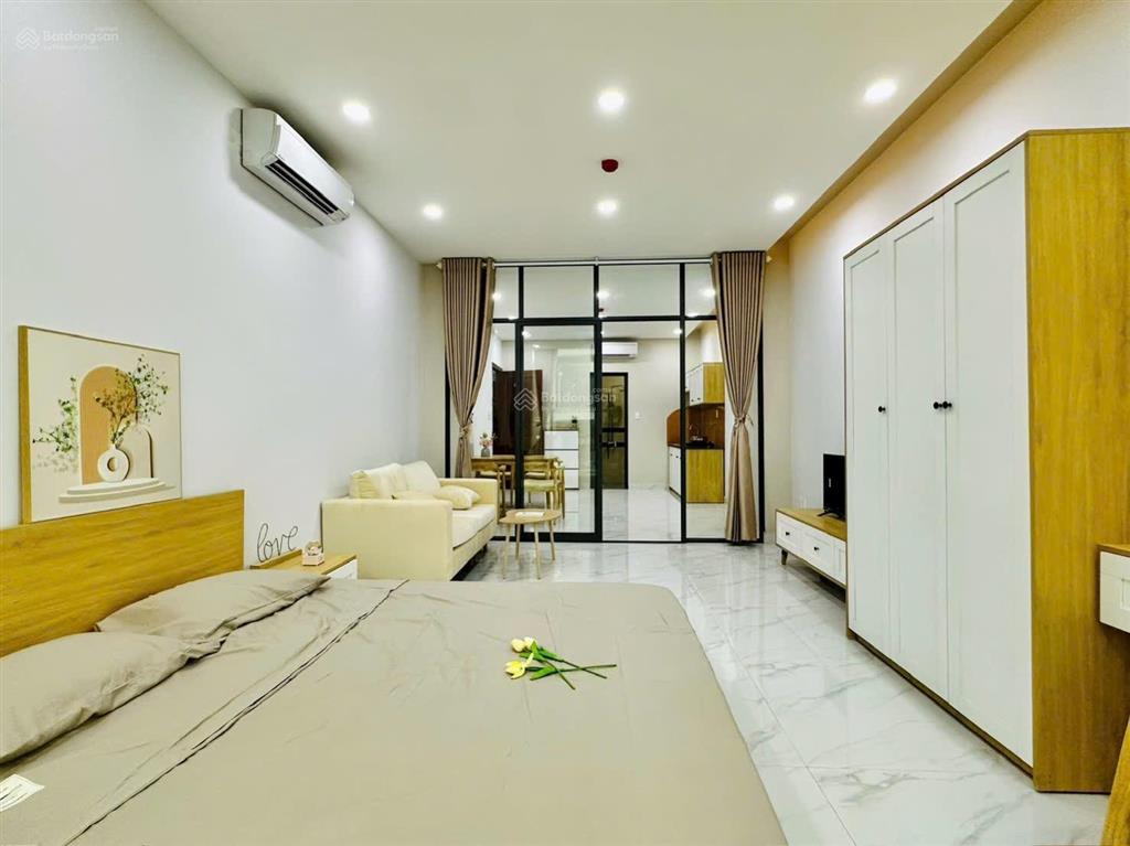 Toà nhà 514 lạc long quân 167m2 (8x21)m hầm 7 lầu  thang máy