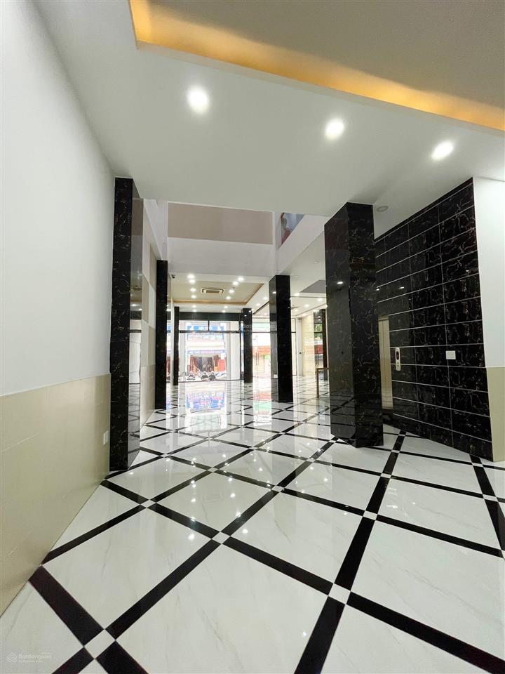 Toà nhà 514 lạc long quân 167m2 (8x21)m hầm 7 lầu  thang máy