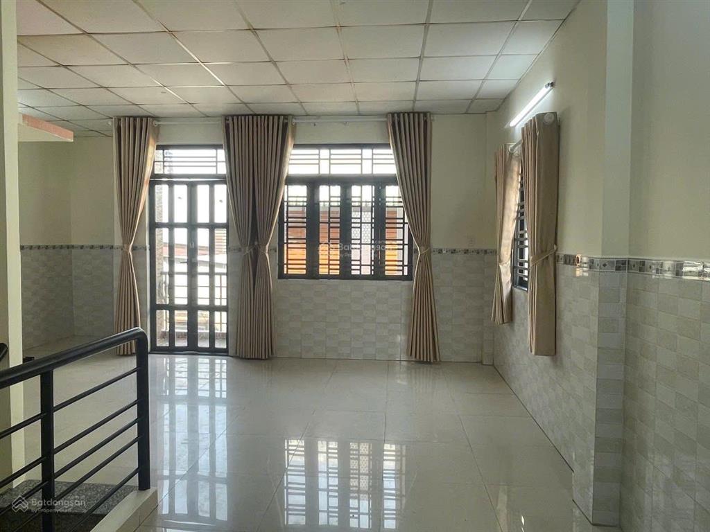 105m2 (10x11)m lạc long quân  giá tốt chỉ nhỉnh 85tr/m2