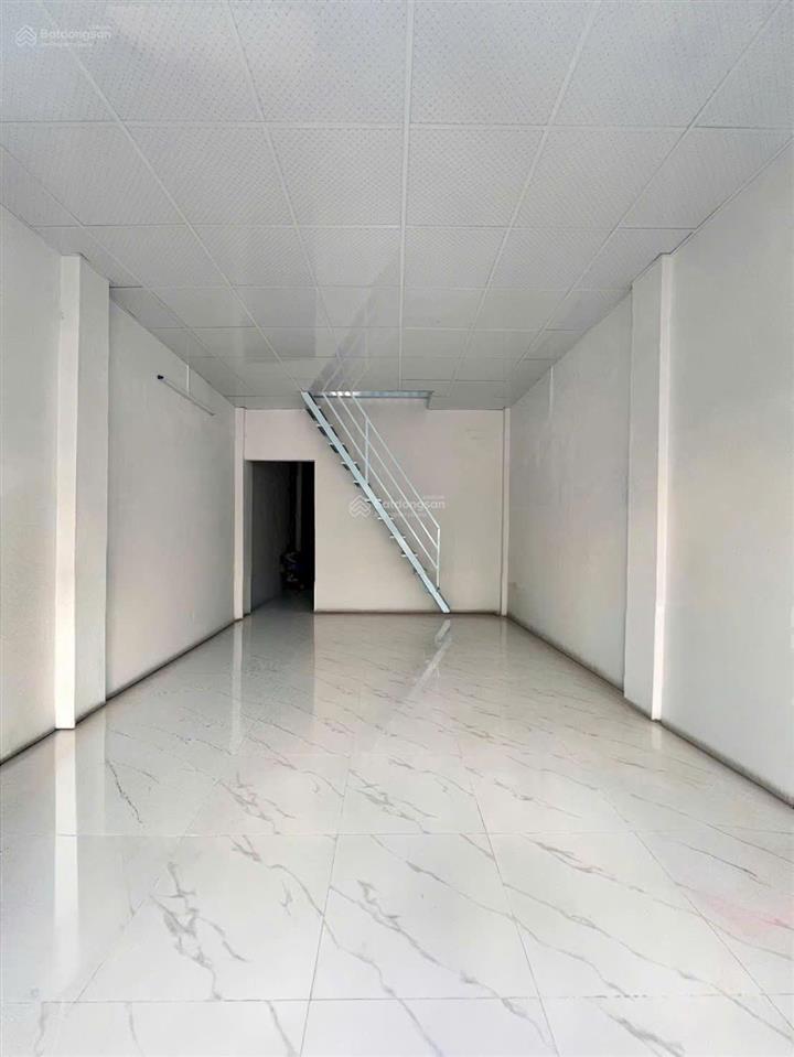 Nhà 2 tầng lạc long quân 54m2 (4x14)m  gía tốt khu vực
