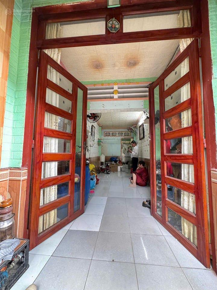 Bán nhà 3 tầng, sát quốc lộ 1k p. linh xuân, thủ đức.