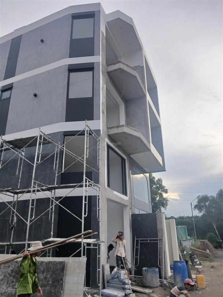 Lô góc. bán đất nền khu xây dựng tự do 5 tầng, sổ riêng, full thổ cư, 57.8m2, 3,941 tỷ
