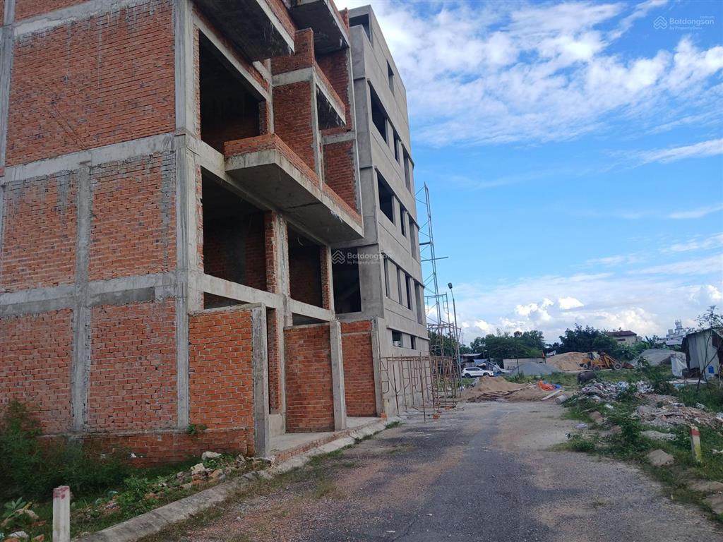 Lô góc. bán đất nền khu xây dựng tự do 5 tầng, sổ riêng, full thổ cư, 57.8m2, 3,941 tỷ