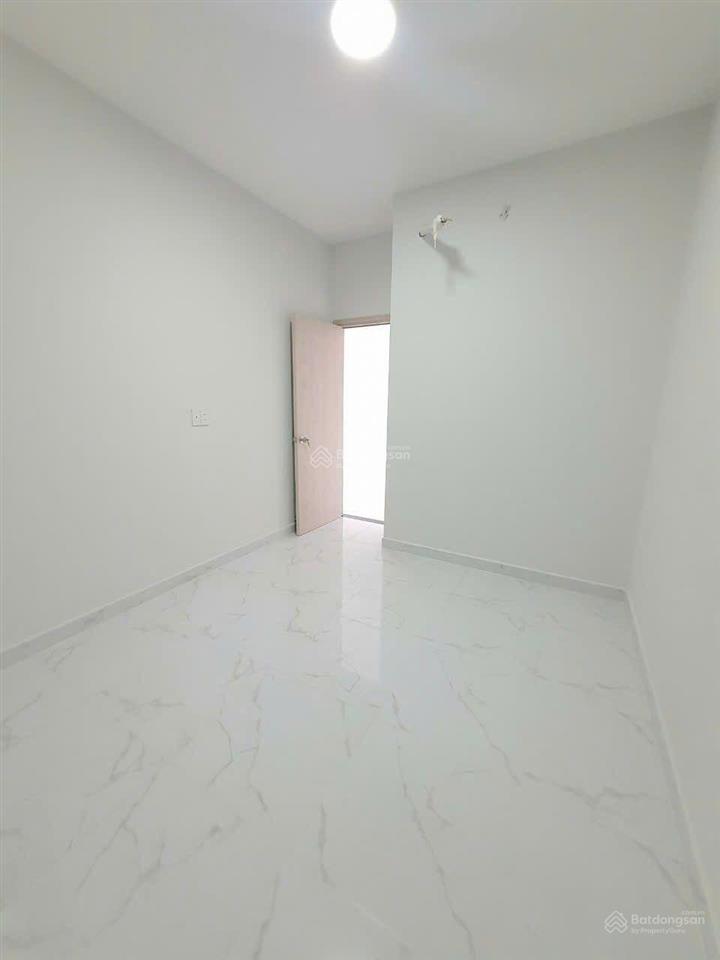 Bán căn hộ charm 2 phòng ngủ, dĩ an giá 2,3 tỷ, căn thấp tầng