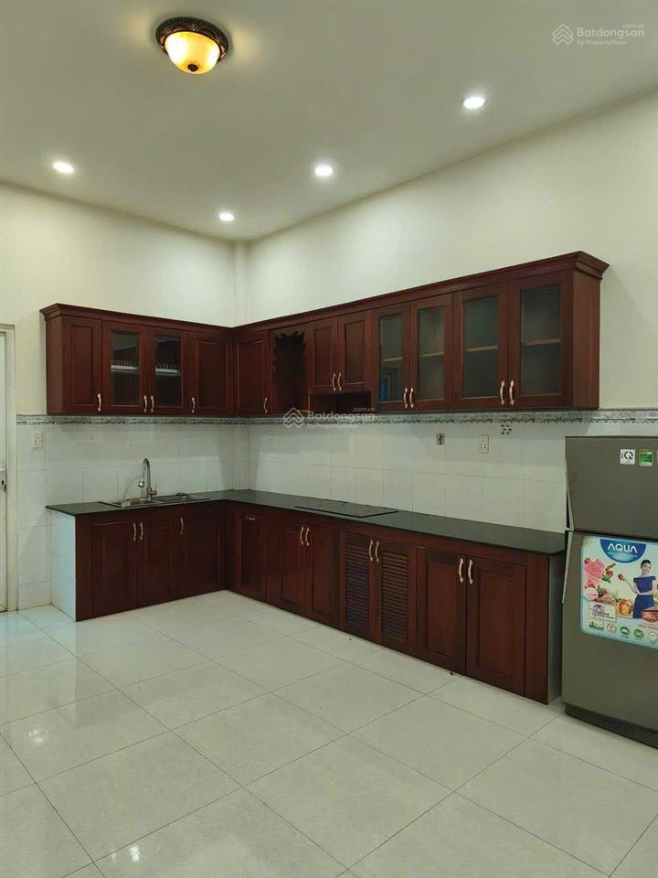 Cho thuê nhà mặt tiền nguyễn thị thích, gần chợ đầu mối thủ đức. 3 tầng 80m2, giá 12 triệu.