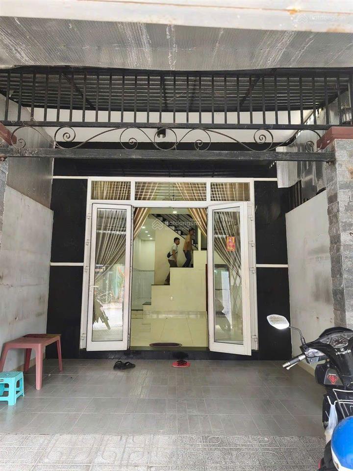 Cho thuê nhà mặt tiền nguyễn thị thích, gần chợ đầu mối thủ đức. 3 tầng 80m2, giá 12 triệu.